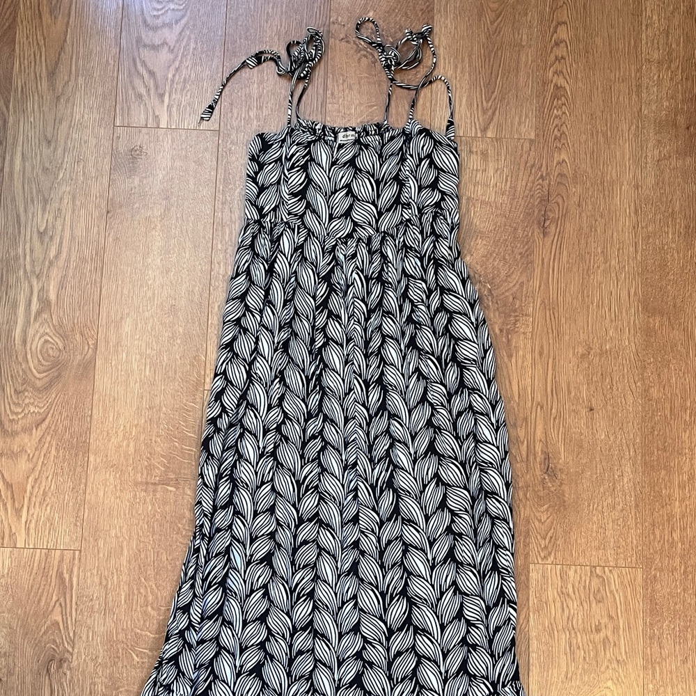 Dharma Black and White Relaxed Fit Leaf Pattern Maxi Dress Size S/M